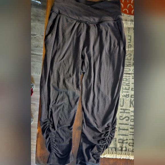 Lululemon pants - Picture 1 of 3